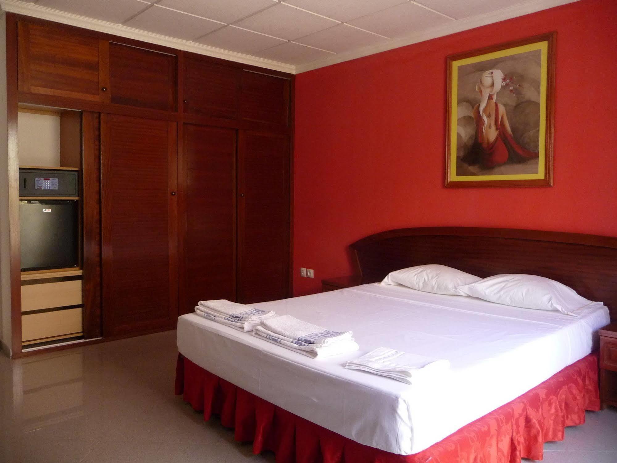 Café Royal Suites Mindelo Exterior foto