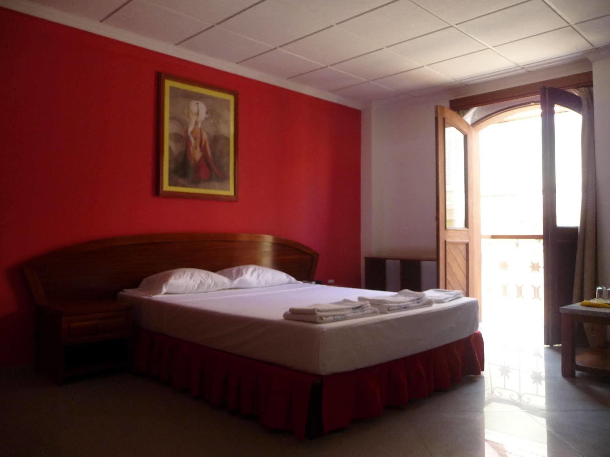 Café Royal Suites Mindelo Exterior foto