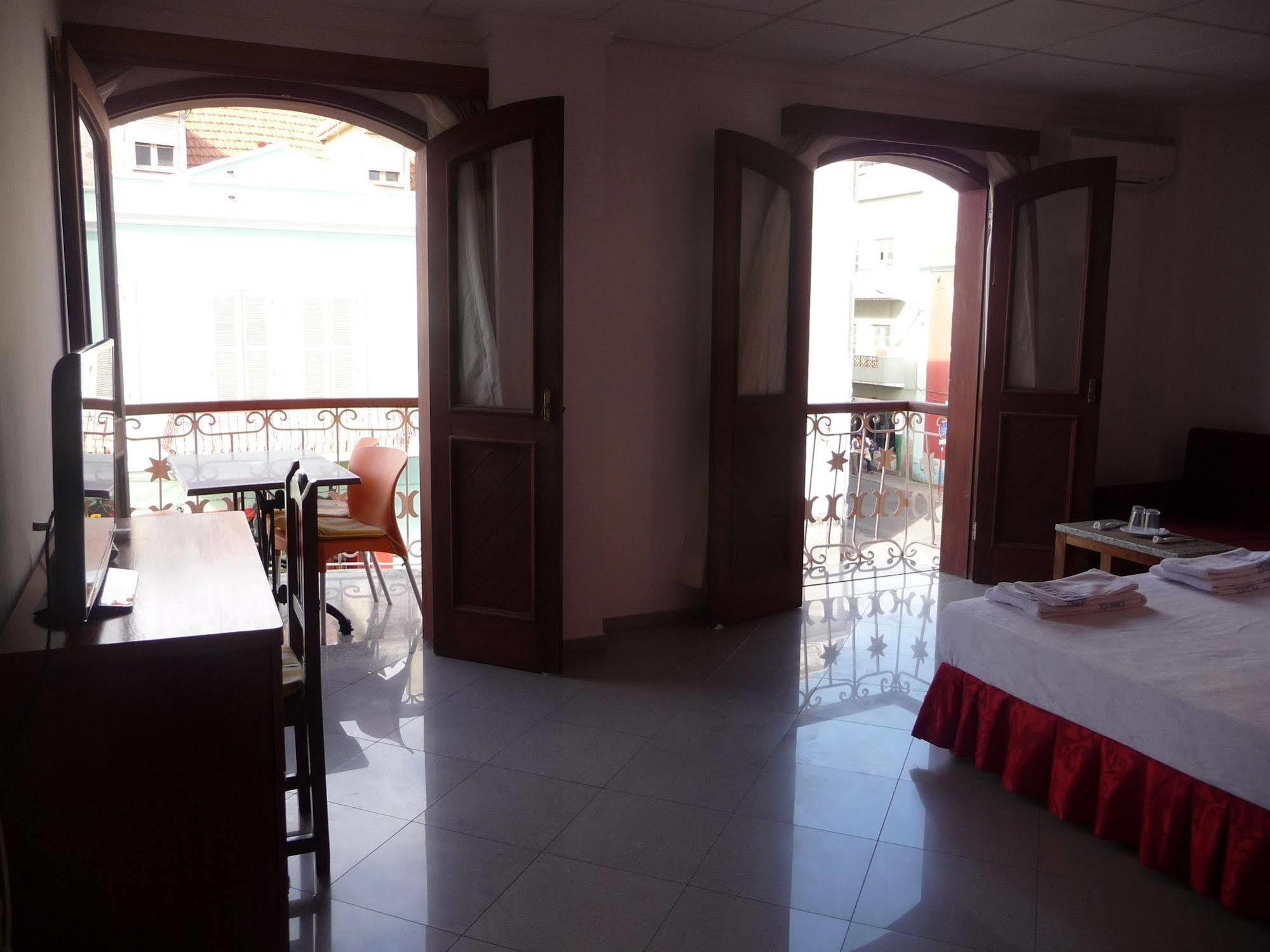 Café Royal Suites Mindelo Exterior foto