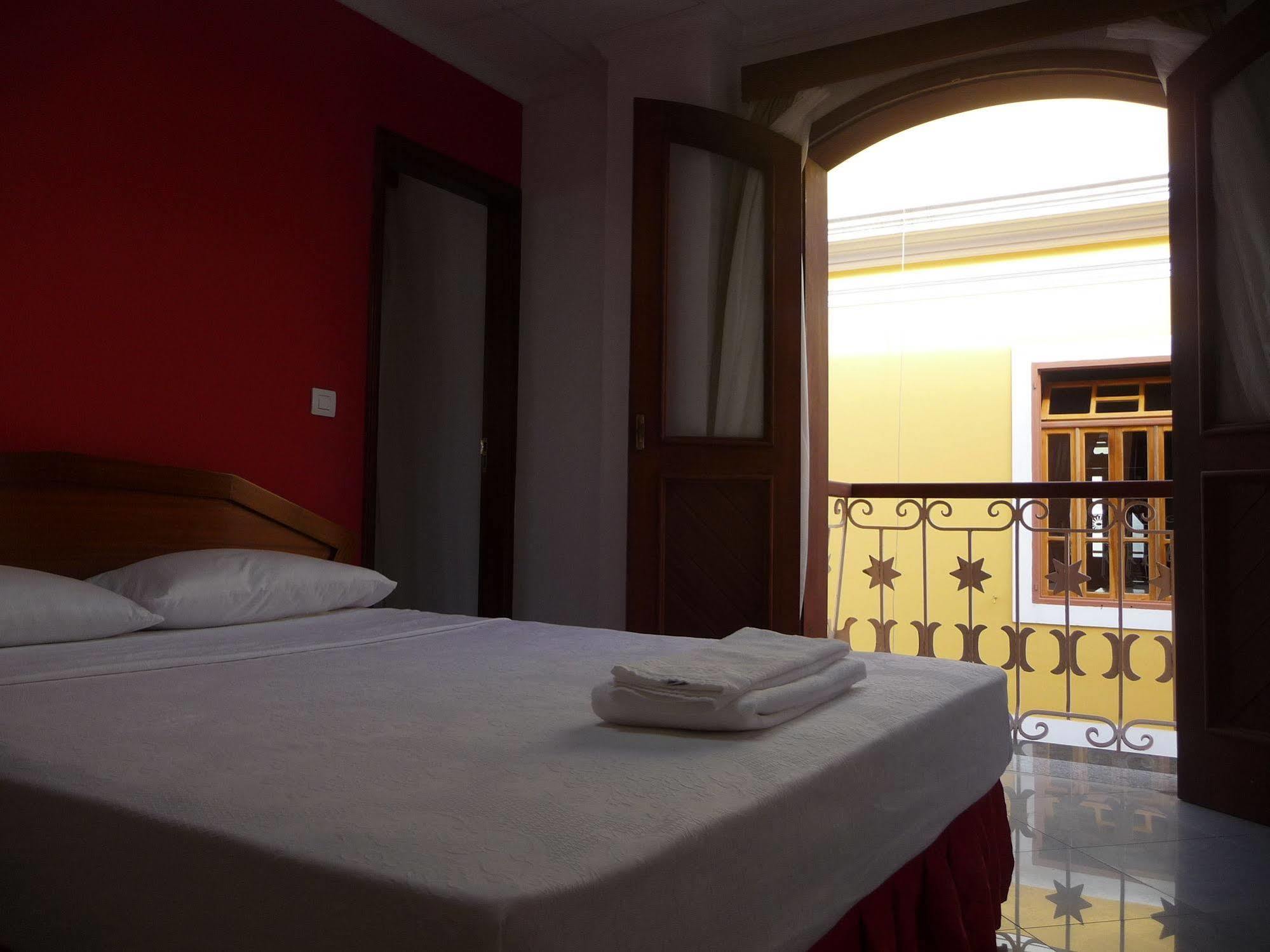 Café Royal Suites Mindelo Exterior foto